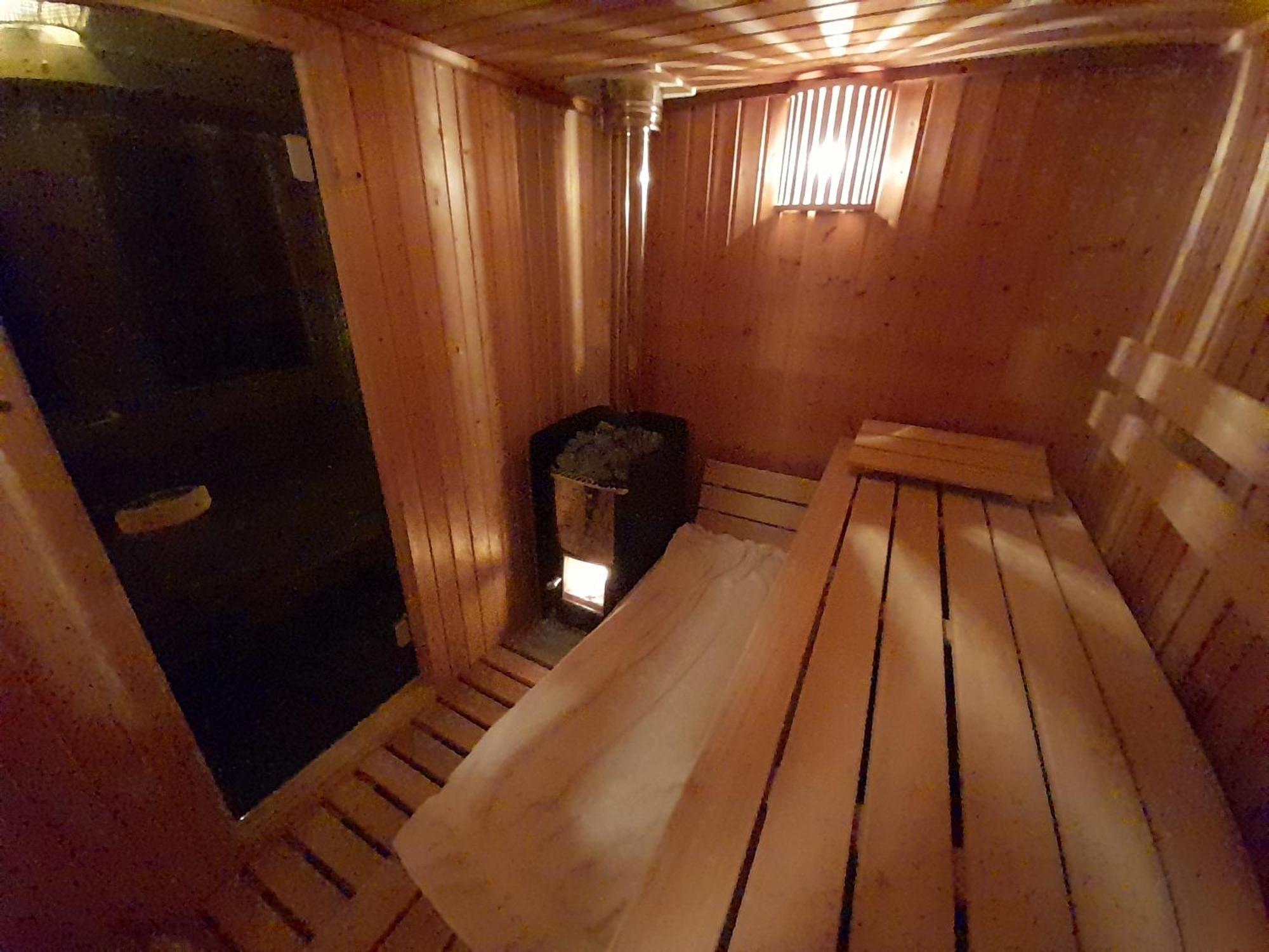 Beautiful 6-Person Chalet With Finnish Wood-Fired Sauna Tzummarum Εξωτερικό φωτογραφία