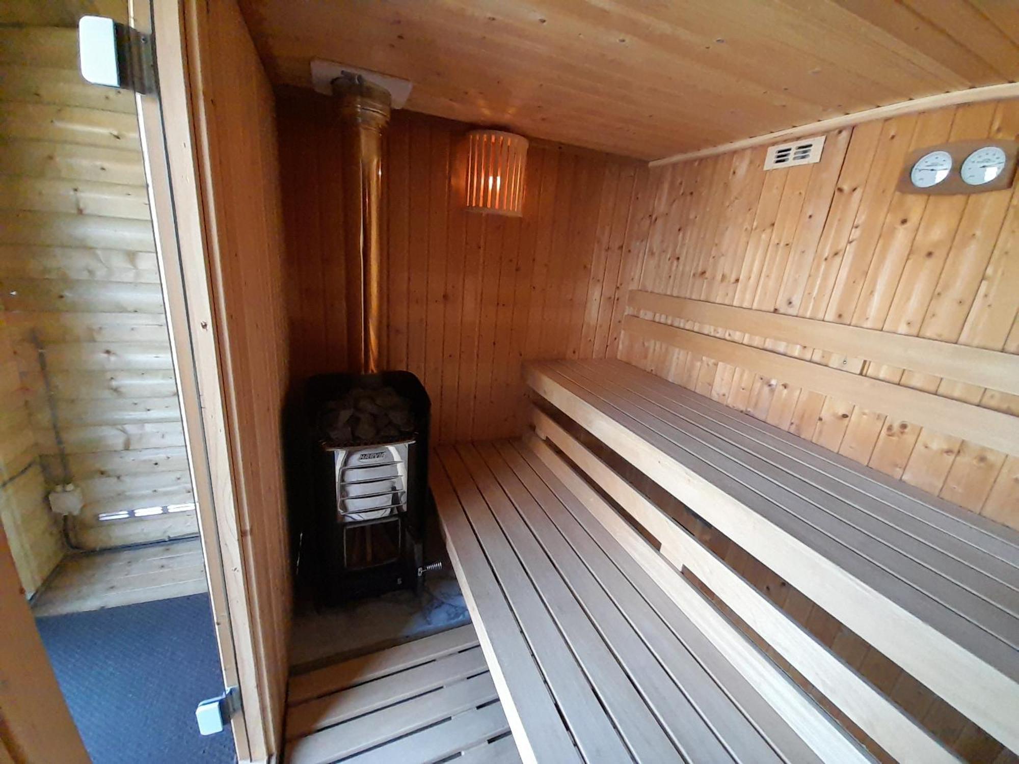 Beautiful 6-Person Chalet With Finnish Wood-Fired Sauna Tzummarum Εξωτερικό φωτογραφία